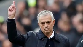 汉堡2688天等待终结，凯恩帽子戏法领衔拜仁4连胜