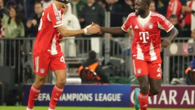 欧冠赛燃情开战：巴塞罗那、曼联、曼城表现抢眼